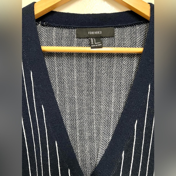 Forever 21 Women's Navy Blue White Stripes V Neck Cardigan 5 Buttons Size S - Picture 4 of 11